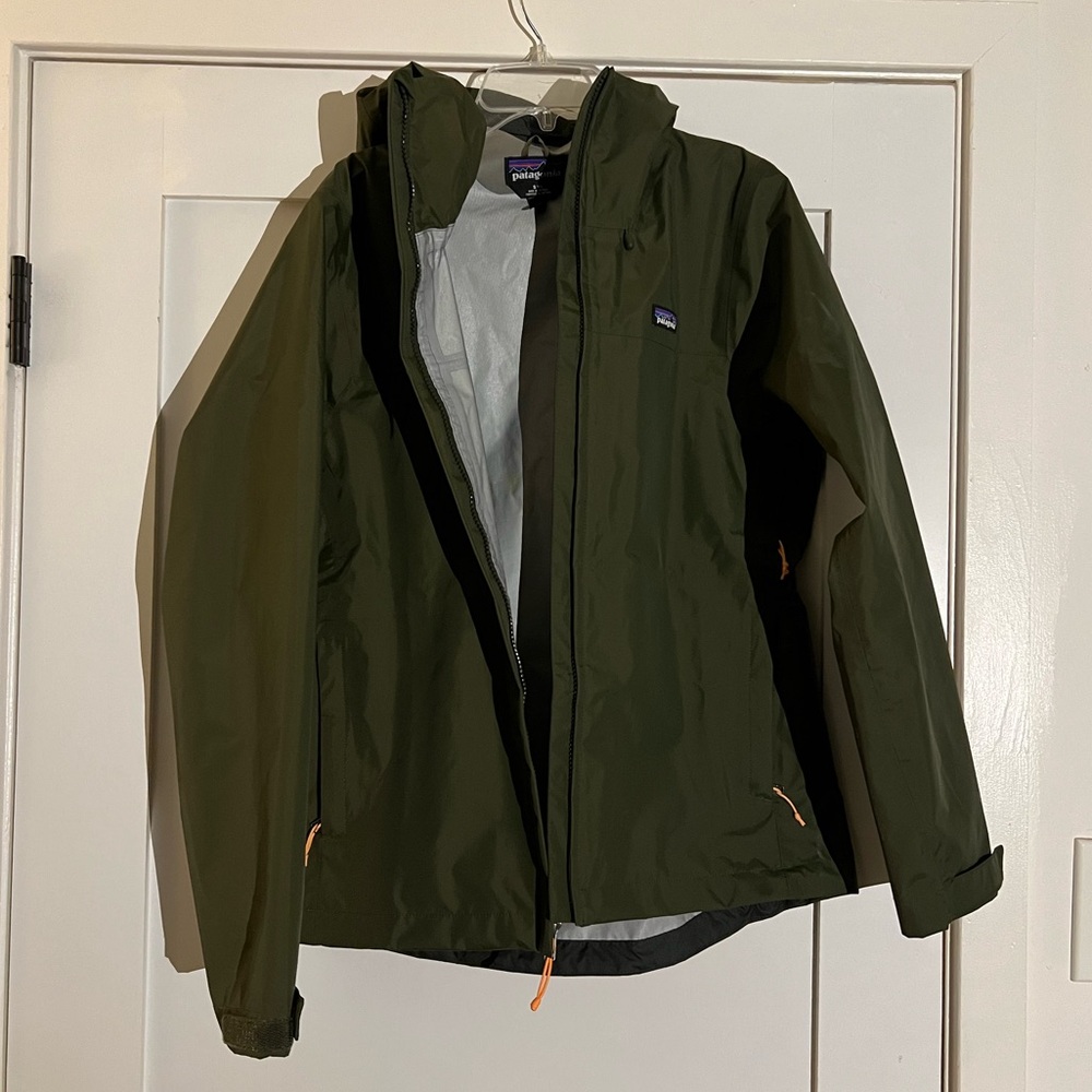 Women’s S Patagonia Torrentshell 3L Rain Jacket - Pine Green - NWT!